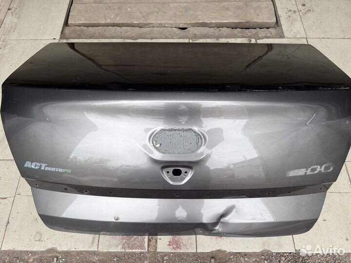 Продам крышку багажника