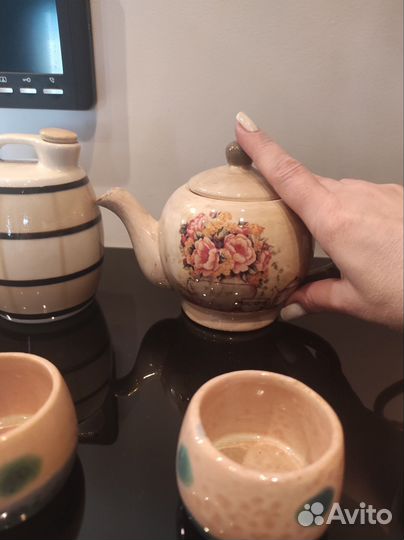 Чайник, маслёнка,кувшин, сахарница, подсвечники