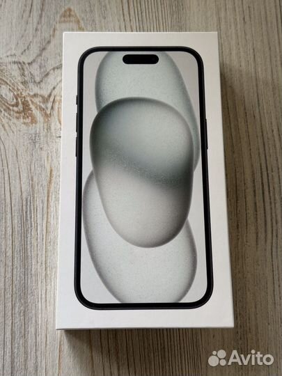 iPhone 15, 256 ГБ