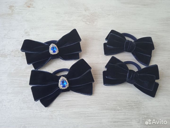 Школьные бантики и брошь