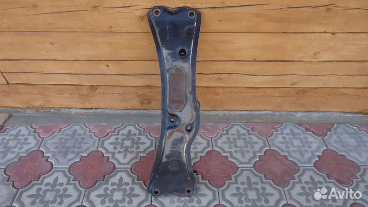 Балка под двс поперечная Toyota Camry SV30