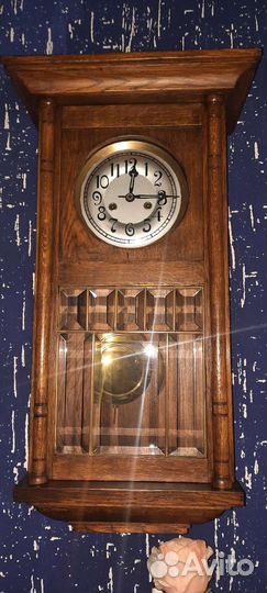 Старинные настенные антикварные часы с боем