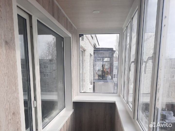 Остекление балкона с отделкой. Рассрочка