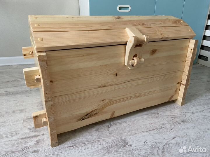 Сундук из сосны