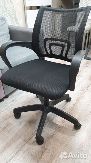Офисное кресло