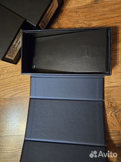 Коробки Samsung