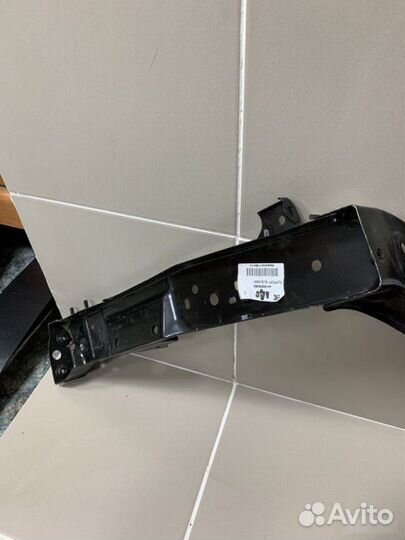 Суппорт фары правый Toyota Rav4