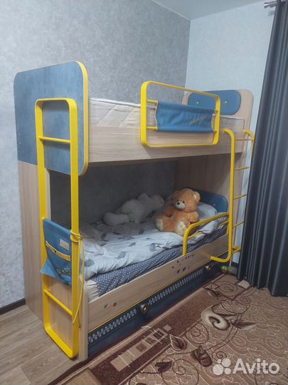 Продам детскую кровать двухъярусная