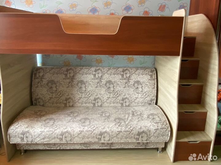 Детская двухярусная кровать