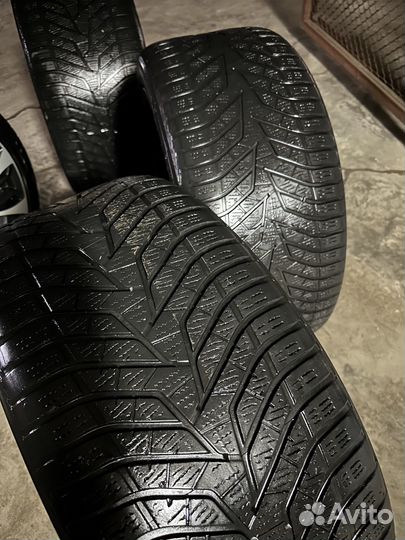 Yokohama BluEarth Winter V905 285/35 R21 и 325/30 R21 108V