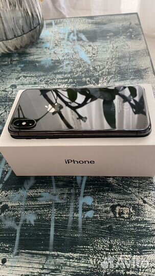 iPhone X, 64 ГБ