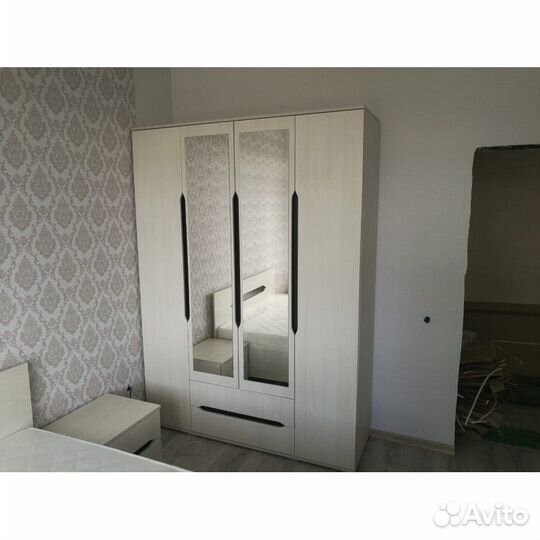 Шкаф 4х створчатый