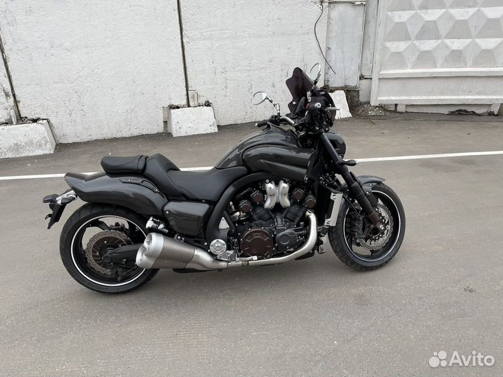 Yamaha V-MAX 1700