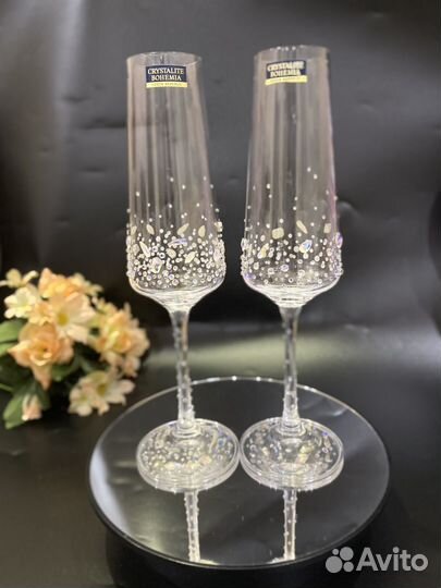 Свадебные бокалы со стразами