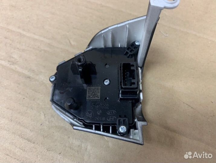 Кнопки на руль правые Kia Rio 4