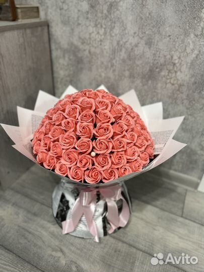 Букеты из 15,35,51,65,101 розы с доставкой