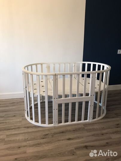 Детская кроватка трансформер с маятником