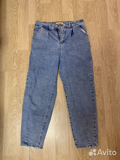 Джинсы Mom fit