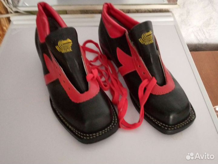 Лыжные ботинки