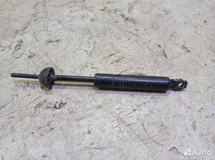 Амортизатор капота