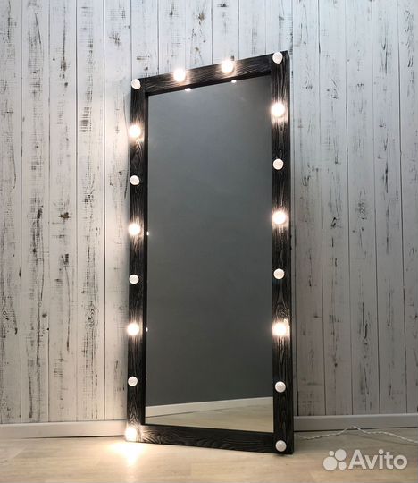 Зеркало с лампочками