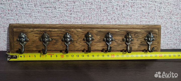 Вешалка с латунными крючками