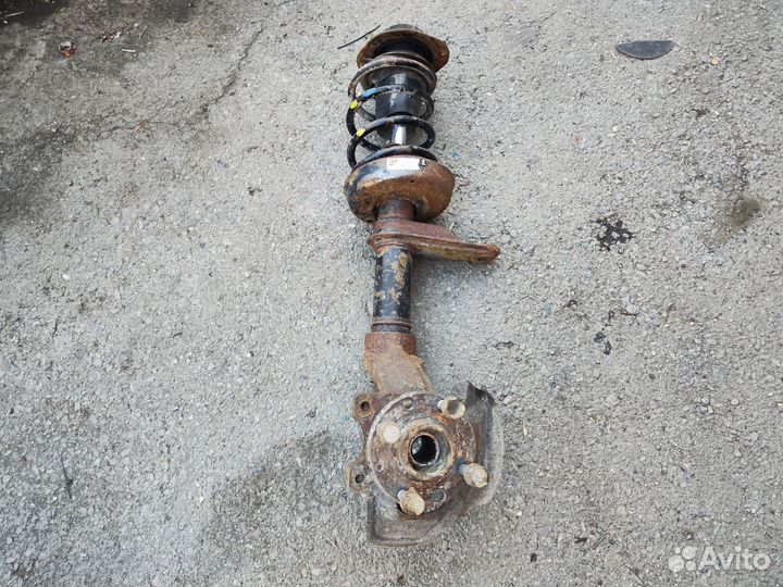 Кулак поворотный в сборе левый Дэу Нексия