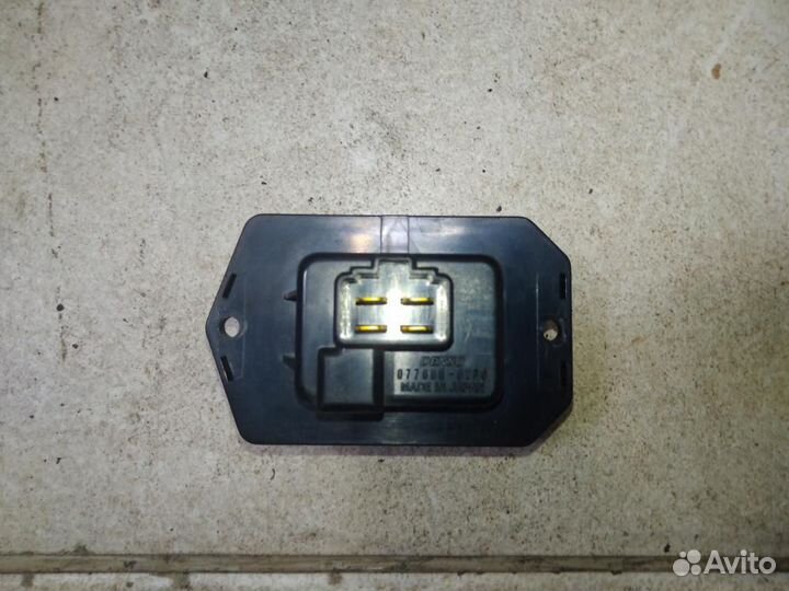 Резистор отопителя Toyota Land Cruiser J100 UZJ100