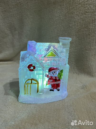 Новогодний домик из дерева