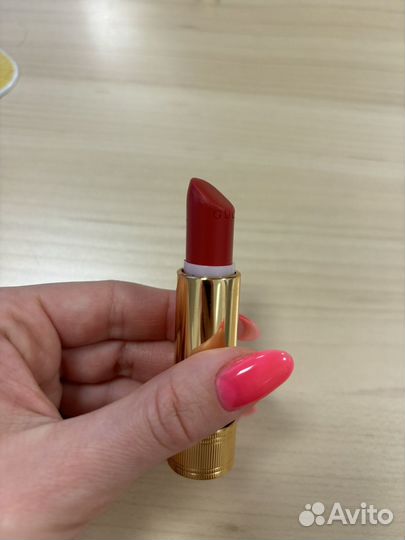 Помада Gucci Goldie Red