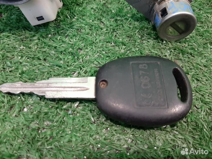 Замок зажигания Chevrolet aveo T255 2009
