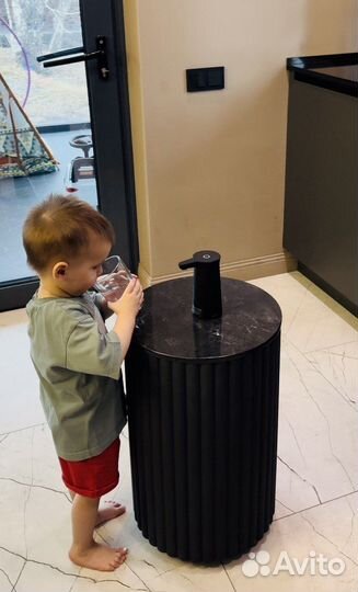 Чехол на бутыль 19л.Столешка-искусственный камень