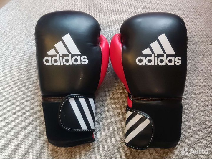 Боксерские перчатки 10 oz adidas
