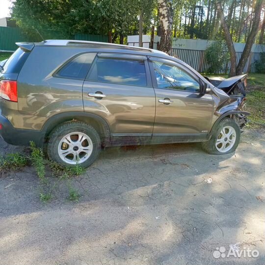 Kia Sorento 2.4 AT, 2009, битый, 200 000 км