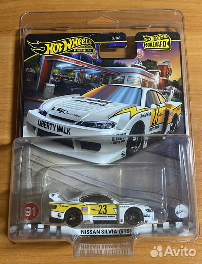 Hot wheels premium nissan skyline