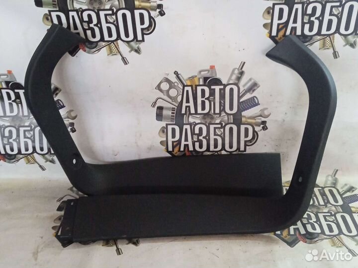 Обшивка крышки багажника на Opel Astra H