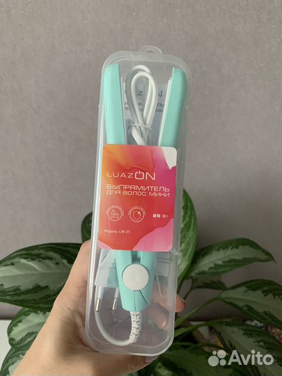 Выпрямитель для волос новый