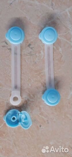 Защитные уголки и фиксаторы дверей