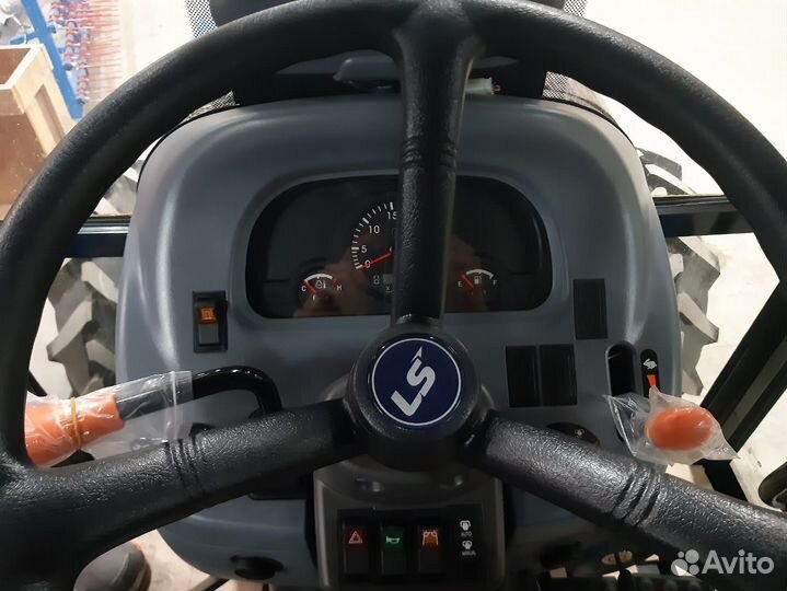 Погрузчик к трактору LS R60 и R65