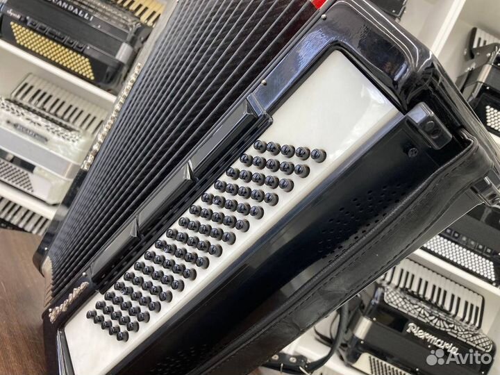 Аккордеон Weltmeister Caprice