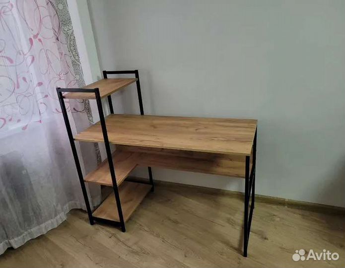 Компьютерный письменный стол