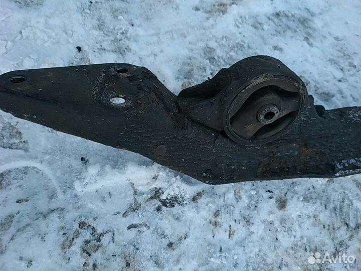 Подрамник Nissan Primera P12