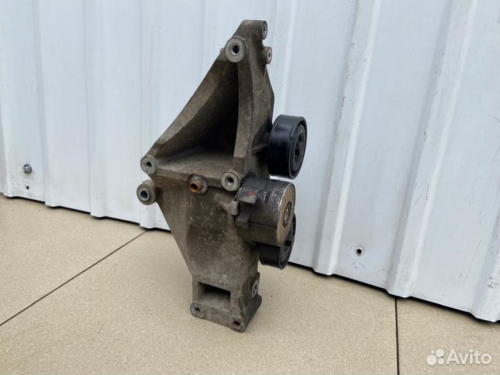 Кронштейн генератора fiat Albea