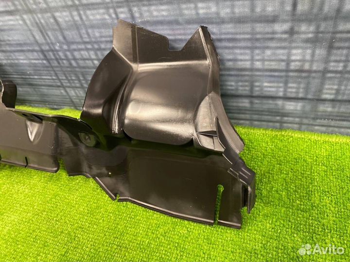 Диффузор радиатора левый Bmw X5 E53 M54 2006