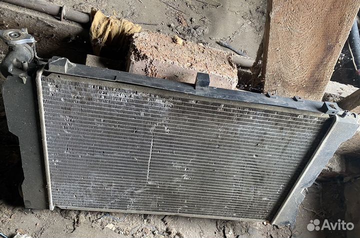 Радиатор тойота авенсис 2008г 2.0 atm