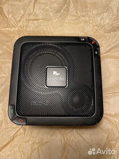 USB-конференц-телефон Revolabs FLX UC 500