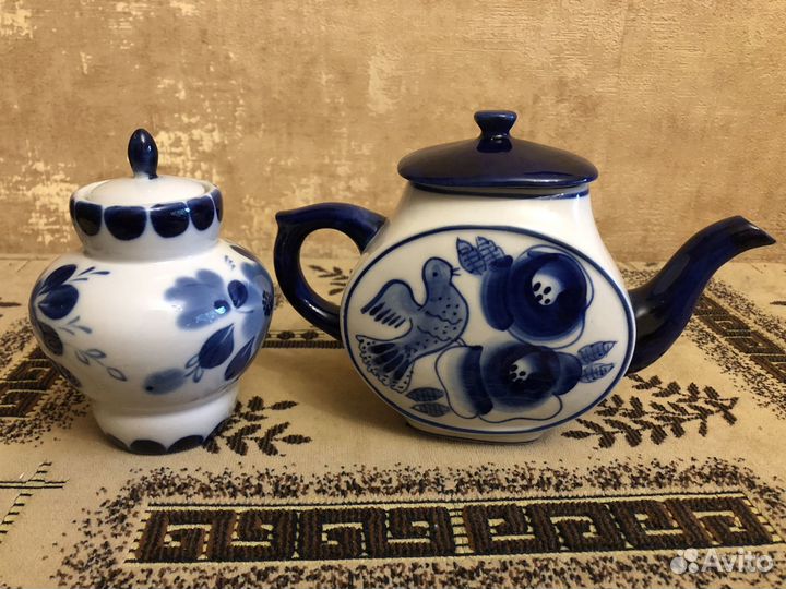 Пара: Чайничек и сахарница Гжель