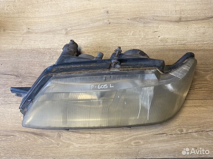 Peugeot 605 передняя левая фара