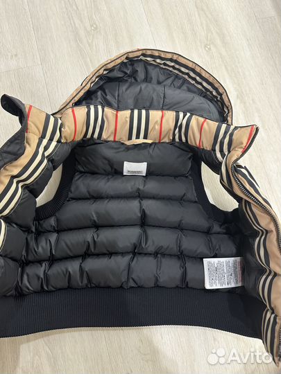 Жилет Burberry 3 года
