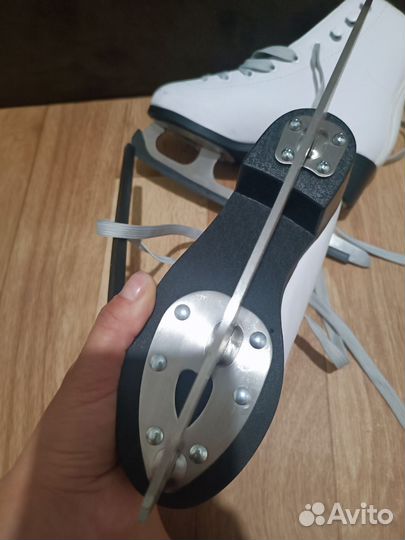 Коньки фигурные